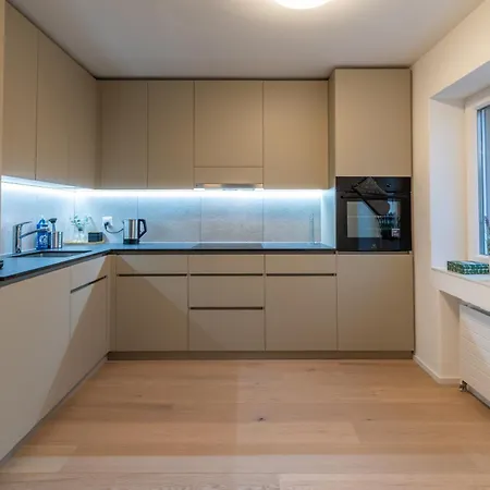 Jasminkas Host 1, Ruhig, Gratis Parkplatz Balkon & Im 1, Stockwerk Lejlighed