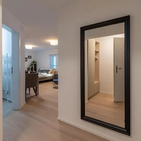 Jasminkas Host 1, Ruhig, Gratis Parkplatz Balkon & Im 1, Stockwerk *