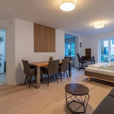 Jasminkas Host 1, Ruhig, Gratis Parkplatz Balkon & Im 1, Stockwerk Lejlighed