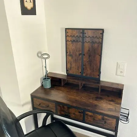 Jasminkas Host 1, Ruhig, Gratis Parkplatz Balkon & Im 1, Stockwerk *