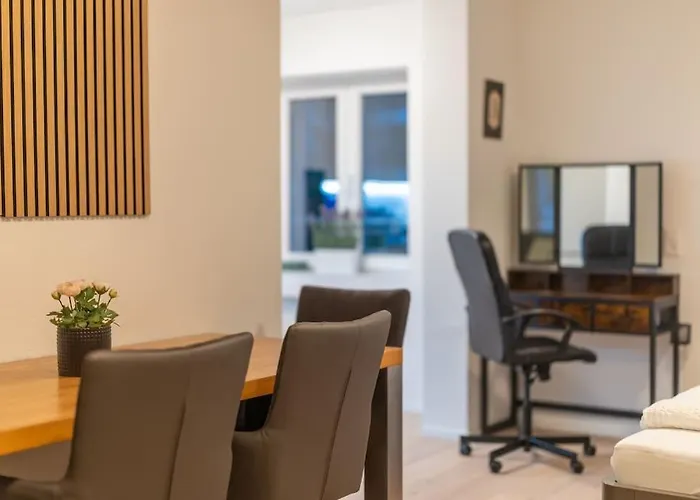 Apartment Jasminkas Host 1, Ruhig, Gratis Parkplatz Balkon & Im 1, Stockwerk *