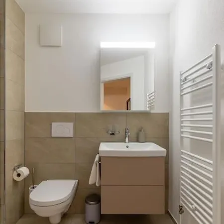 Jasminkas Host 1, Ruhig, Gratis Parkplatz Balkon & Im 1, Stockwerk St. Gallen